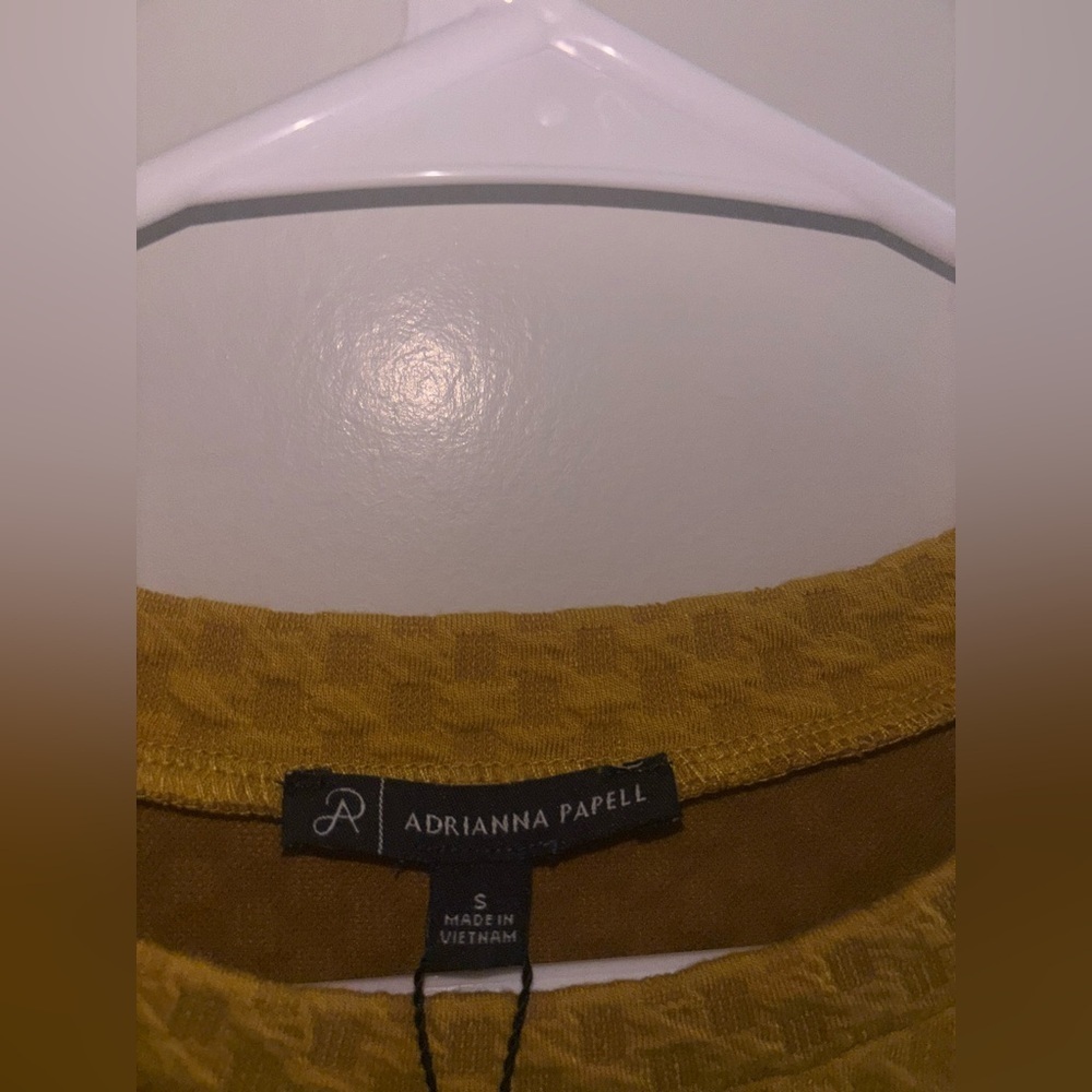 Adrianna Papell Mustard Blouse Size S HONEYCOMB KNIT 3/4 SLEEVE TOP - Picture 4 of 12